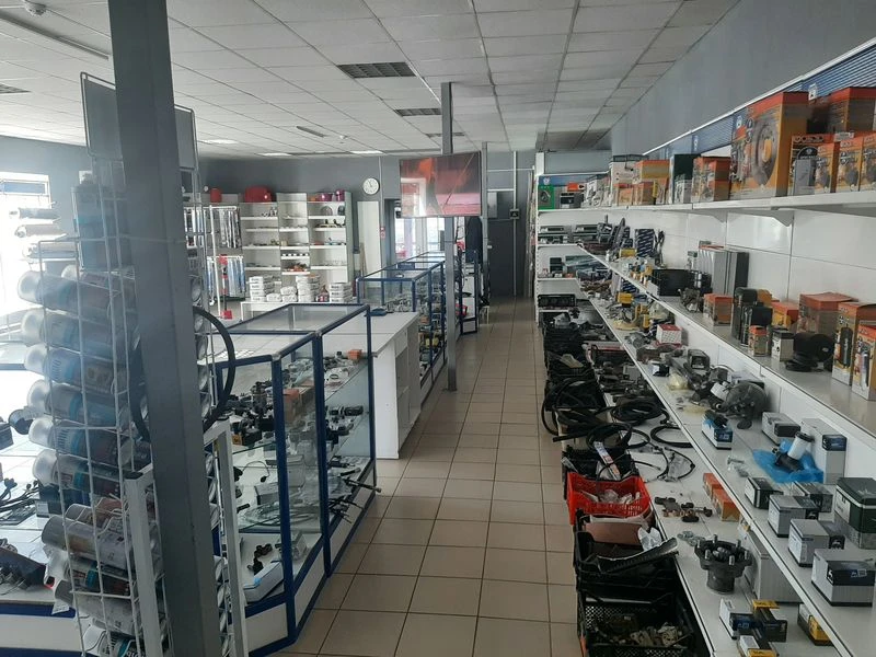 Автосервис с магазином запчастей, в собственности